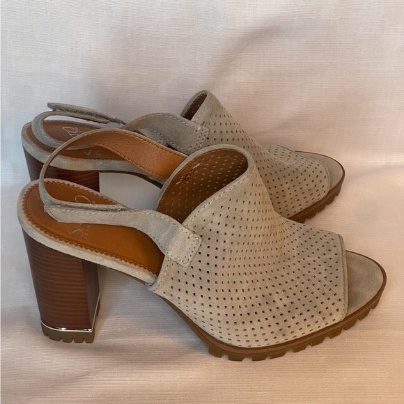 Franco Sarto Shoes - Franco Sarto Analise Gray Suede Heeled Sandal Size 8 Medium